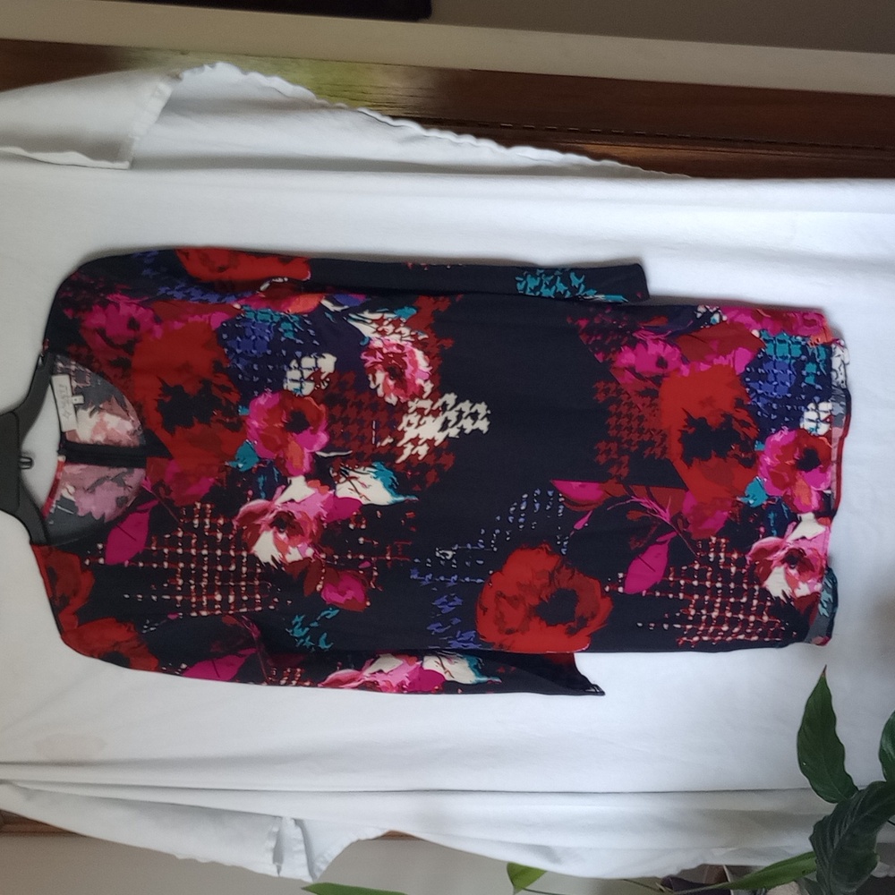 WAYF colorful lightweight dress!